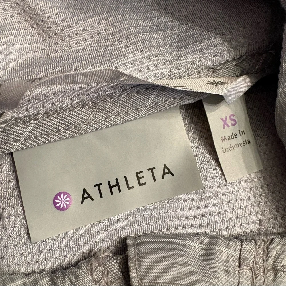 Athleta Jammin' Running Vest Reflective Lightweight Gray Silver Size XS